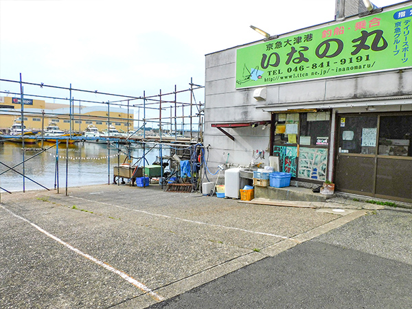 お店側の駐車場